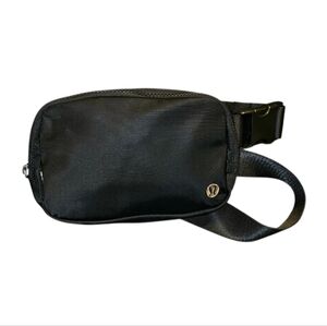 nwot Lululemon Everywhere Belt Bag Pack